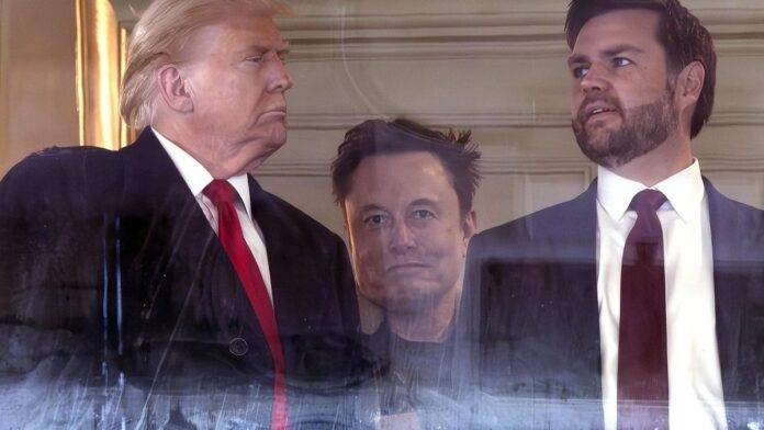 President-Elect Donald Trump Watches Army-Navy Football Game Megaley fiscal de Trump: la norma que divide republicanos e irrita a Musk