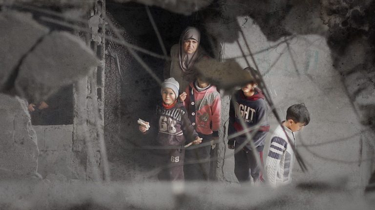 Ni vivos ni muertos en Gaza : Anatomía de una catástrofe humana y sus raíces