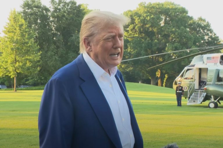 Revés legal para Donald Trump por decreto de ciudadanía