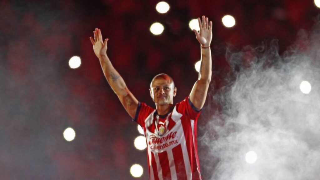 Polémica por descuento: restaurante ofrece 14 % por bloquear a Chicharito