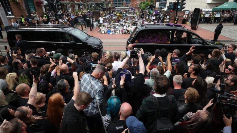 Birmingham despide a Ozzy Osbourne en un emotivo funeral
