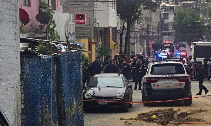 Joven mujer muere por bala perdida en Coyoacán durante tiroteo Joven mujer muere por bala perdida en Coyoacán durante tiroteo