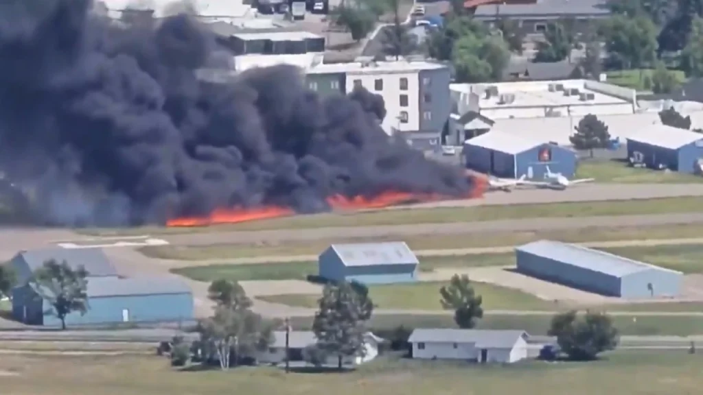 Accidente aéreo en Kalispell, Montana: choque y gran incendio