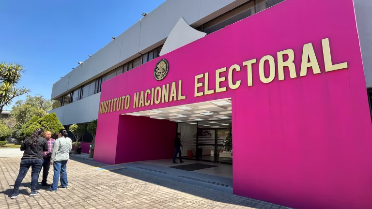 Aprueban presupuesto del INE 2026 en medio de fuertes confrontaciones