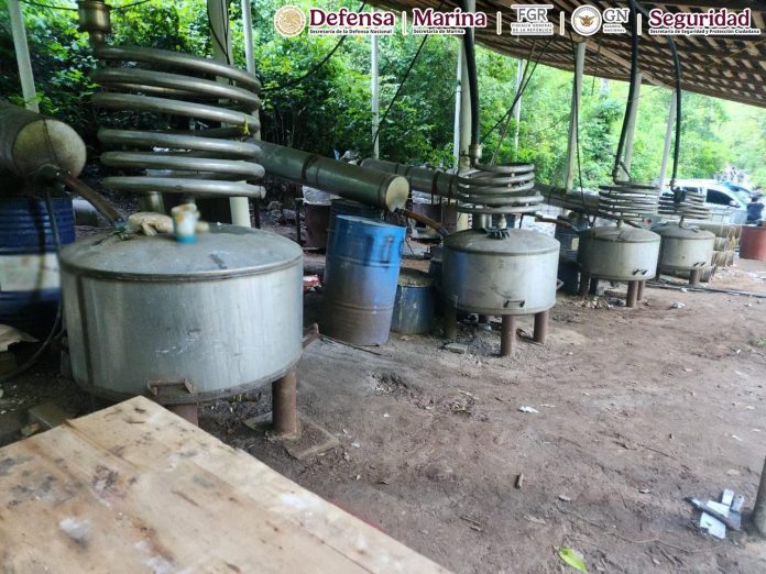 Aseguran laboratorio y toneladas de sustancias ilícitas en Chiapas y Guerrero Aseguran laboratorio y toneladas de sustancias ilícitas en Chiapas y Guerrero