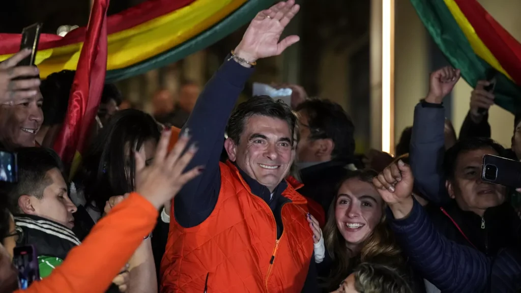 Bolivia: Paz y Quiroga, candidatos de derecha, a segunda vuelta electoral