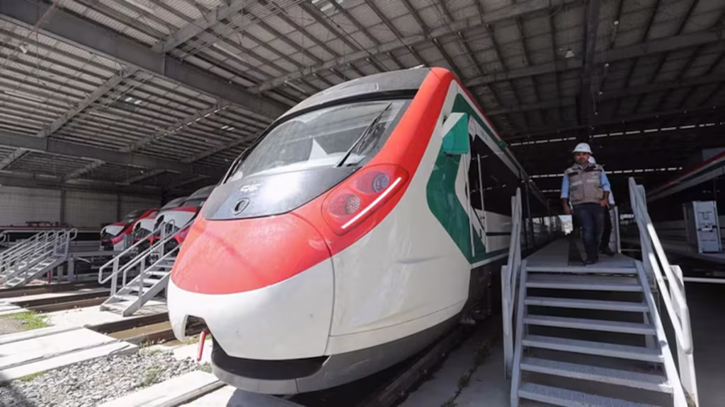 Claudia Sheinbaum fija diciembre para el tren México-AIFA, superando obstáculos