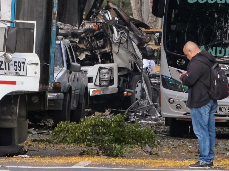 Colombia en alerta: Ataques simultáneos dejan 13 muertos en Cali y Antioquia