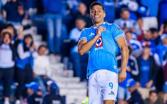 Cruz Azul imparable- victoria sobre Chivas con sabor agridulce por Sepúlveda Cruz Azul imparable: victoria sobre Chivas con sabor agridulce por Sepúlveda