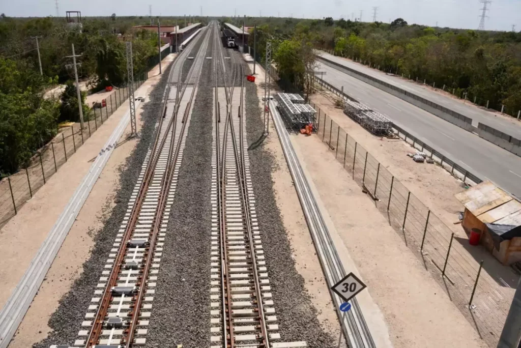 Descarrilamiento del Tren Maya expone retos en su operación manual