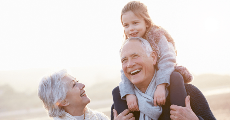 El legado de los abuelos: Celebración, rol y el día de las personas mayores