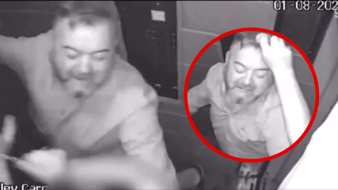 Empresario de 55 años golpea a su esposa en elevador de Brasil