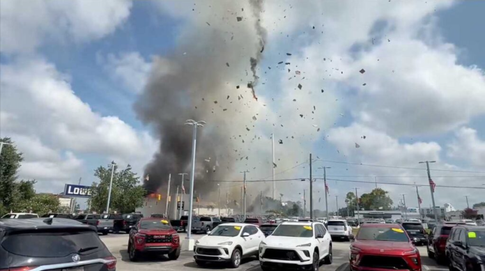 Explosión en clínica veterinaria de Wilmington tras choque automovilístico Explosión en clínica veterinaria de Wilmington tras choque automovilístico