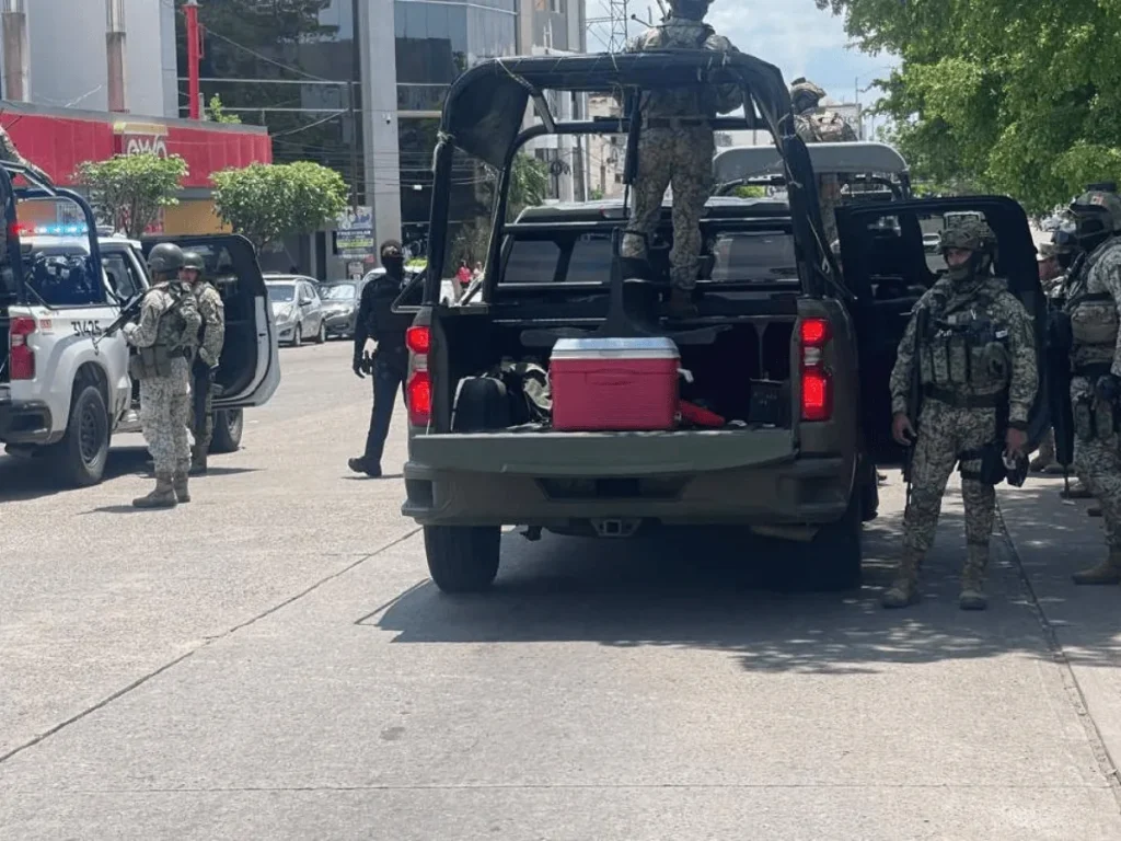 Fuerte operativo frente a Palacio de Gobierno en Culiacán: Dos detenidos
