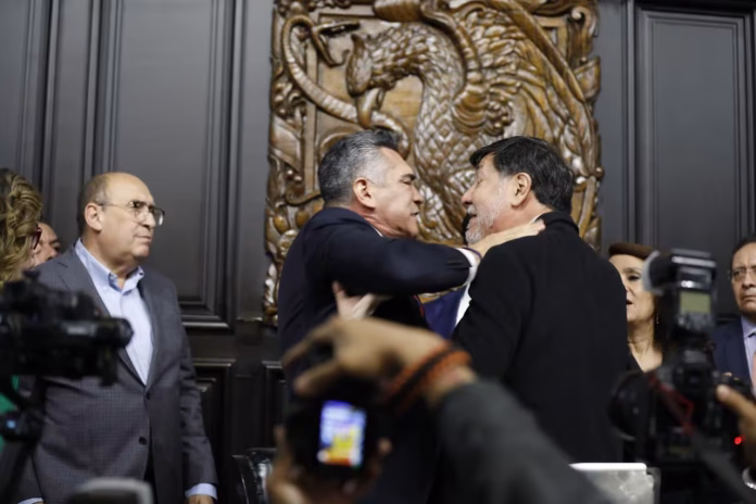 Golpes y denuncias- La escalada de violencia en el congreso mexicano Golpes y denuncias: La escalada de violencia en el congreso mexicano