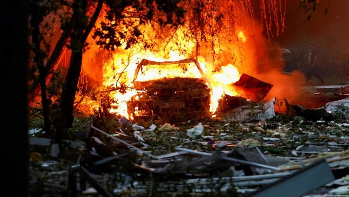Gran incendio en Sochi por ataque con drones ucranianos este domingo