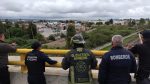 Hábil policía rescata a hombre de intento de suicidio en puente de Periférico