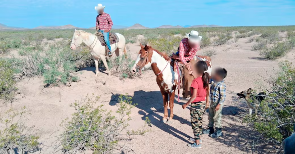 Hallan con vida a hermanitos perdidos en Chihuahua, su perro los cuidó