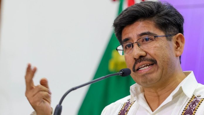 Hugo Aguilar y Adán López acuerdan toma de protesta de juzgadores electos Hugo Aguilar y Adán López acuerdan toma de protesta de juzgadores electos