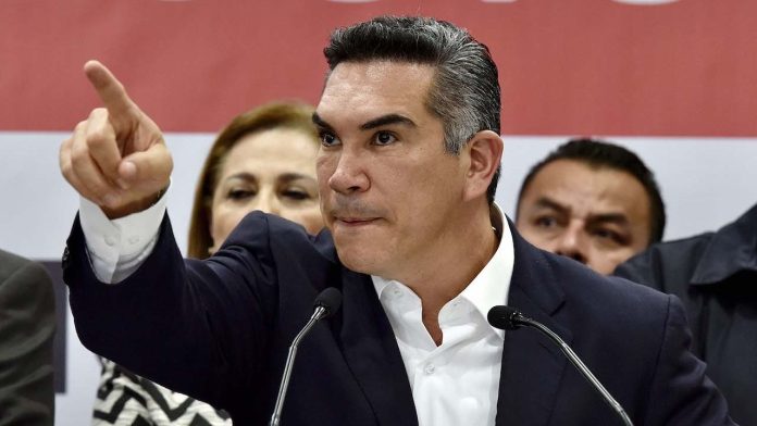 INE desecha solicitud de Morena para indagar a Alejandro Moreno por presuntos delitos INE desecha solicitud de Morena para indagar a Alejandro Moreno por presuntos delitos