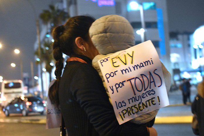 Indignación en Argentina: Ex pareja prendió fuego a mujer en la vía pública
