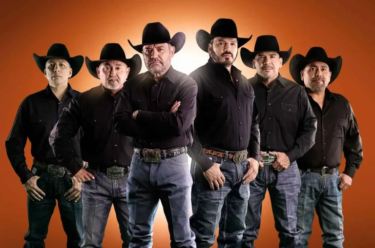 Intocable estrena "Estamos todos" y se suma a México Canta con Claudia Sheinbaum