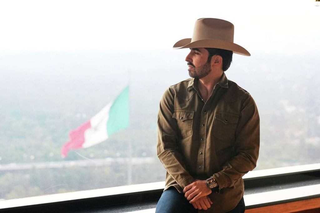 Joss Favela: la esencia de la vida real en "Mis compas volumen 2"