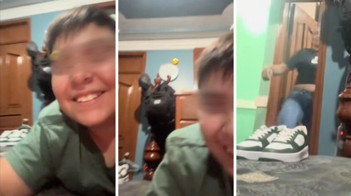 Madre se vuelve viral tras romper la puerta de su hijo en TikTok Madre se vuelve viral tras romper la puerta de su hijo en TikTok