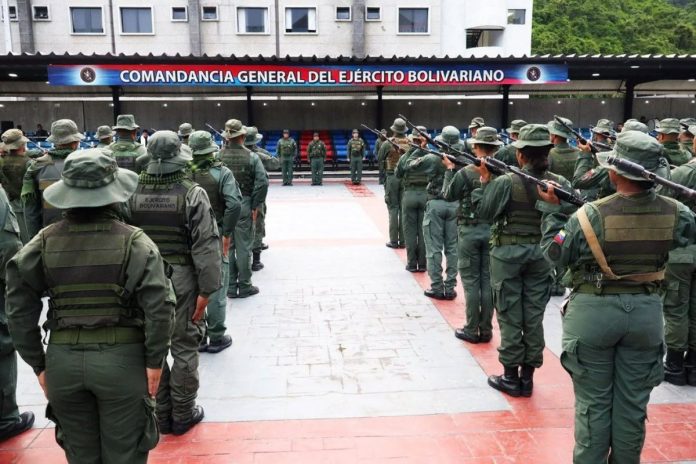 Militares venezolanos rechazan recompensa de EE. UU. y reafirman lealtad a Maduro Militares venezolanos rechazan recompensa de EE. UU. y reafirman lealtad a Maduro