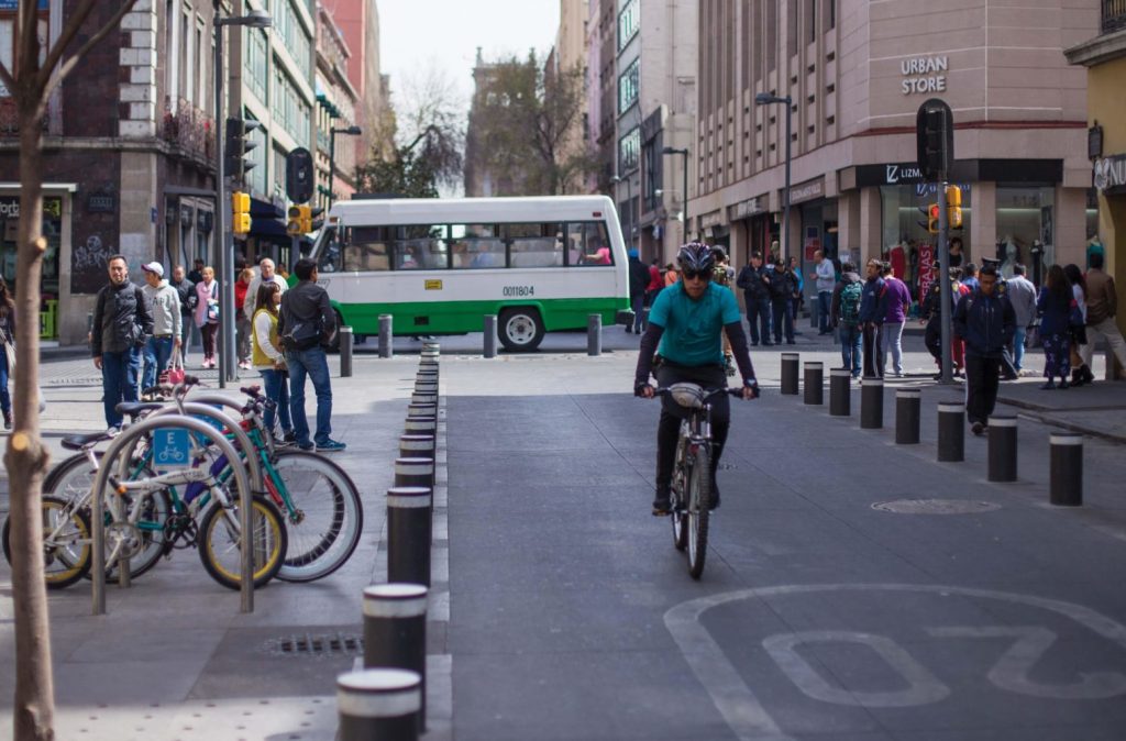 Monterrey une fuerzas por el peatón: Seguridad y cultura vial