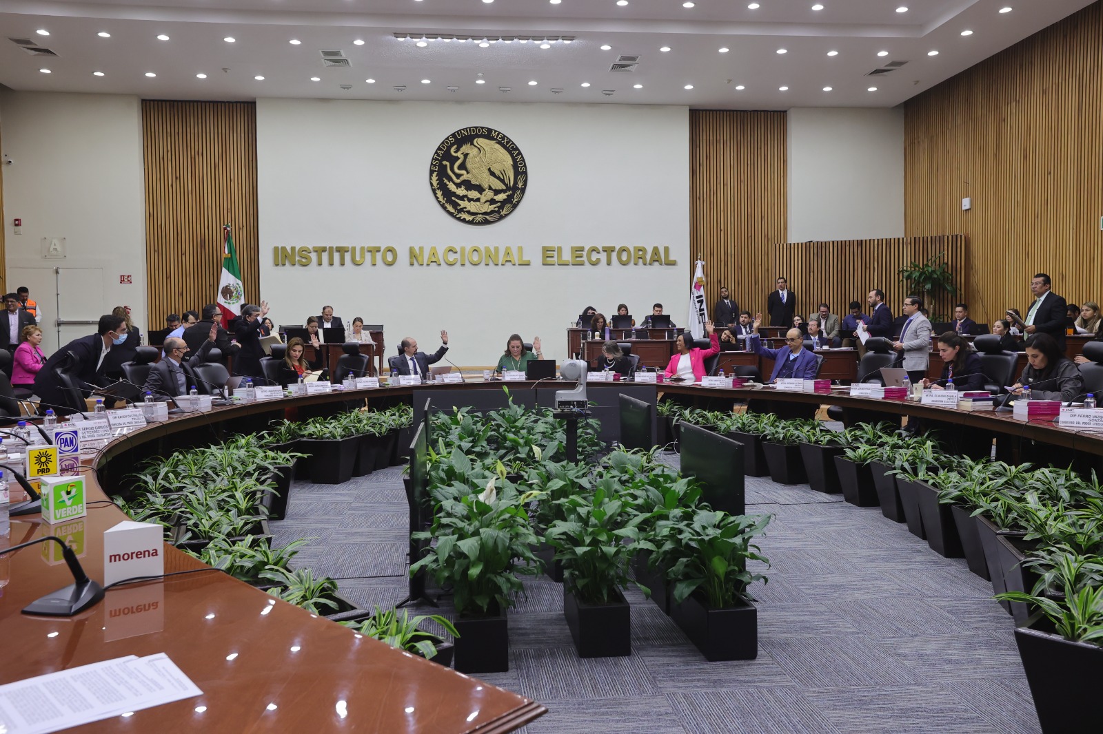 OPLES: Deudas con el INE y riesgos financieros latentes en varios estados