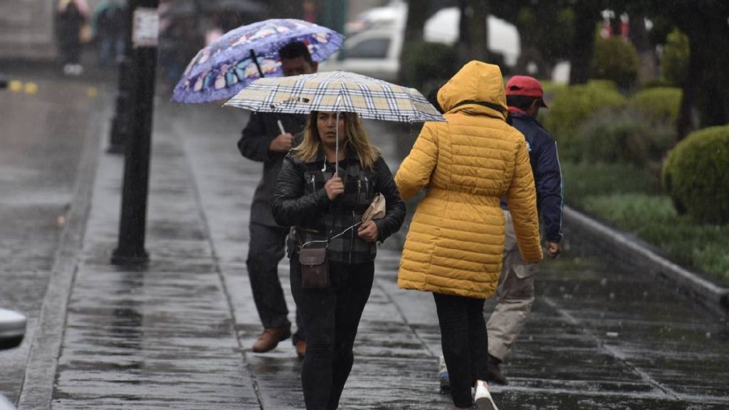 SMN alerta por lluvias intensas en 27 estados y calor extremo en el norte del país