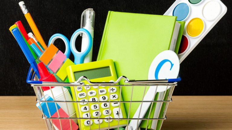 Útiles escolares 2025-2026: Costos y lista oficial por grado de la SEP