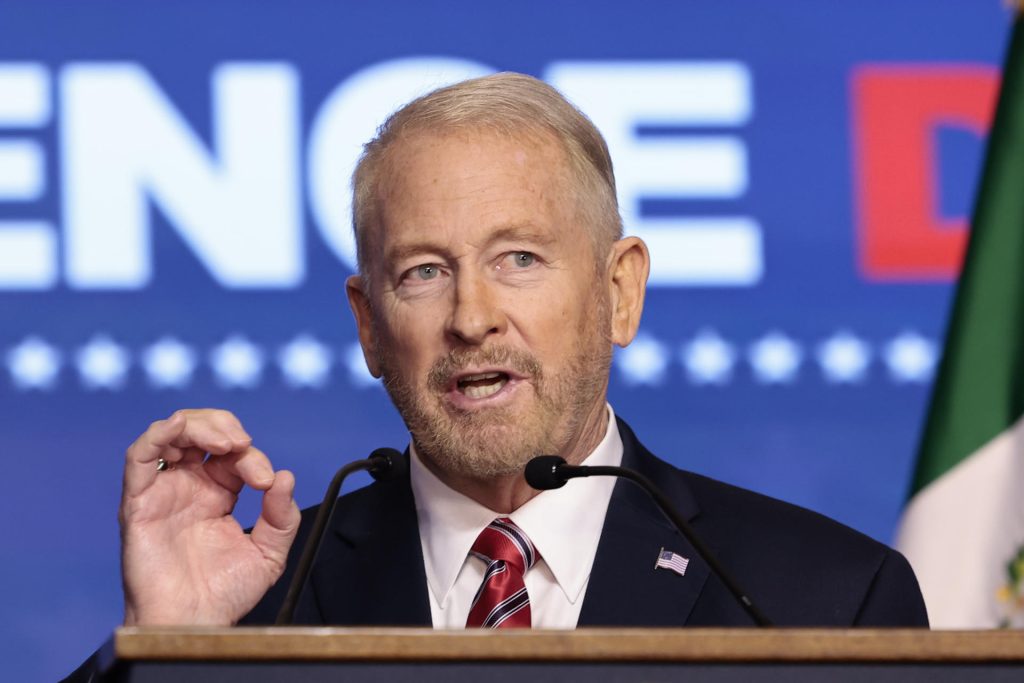 Embajada de EE. UU. felicita a México por traslado de 26 fugitivos de alto perfil