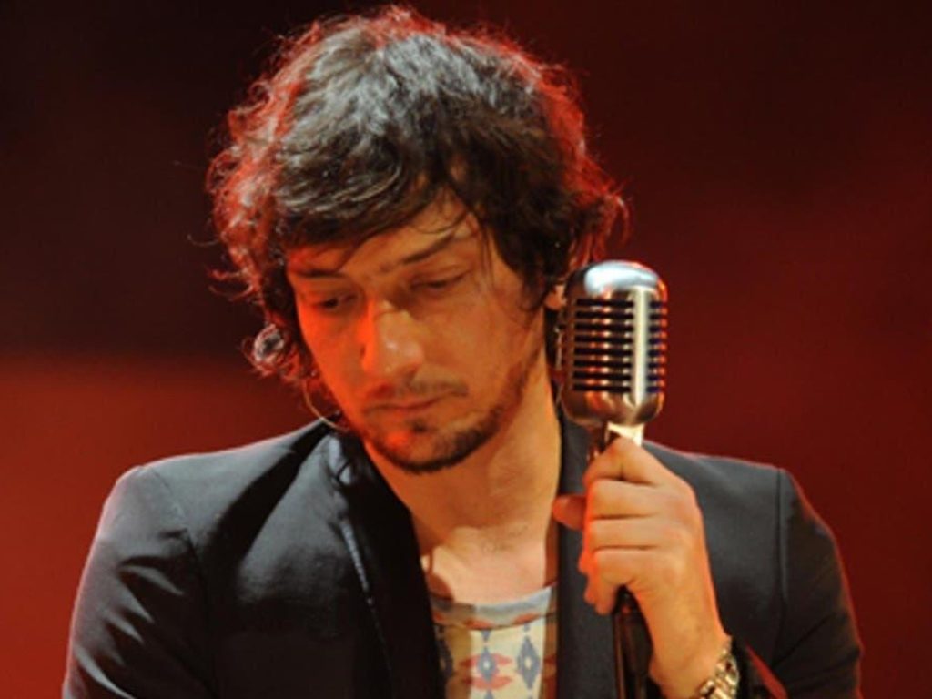 León Larregui bajado de avión: el vocalista de Zoé comparte su versión del controvertido incidente