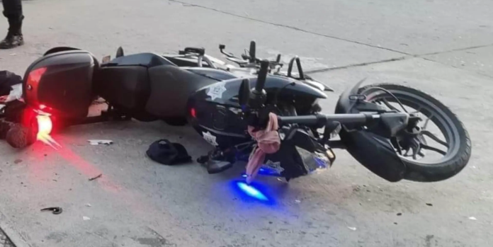 Motociclista muere en vivo tras persecución policial y choque en Los Ángeles