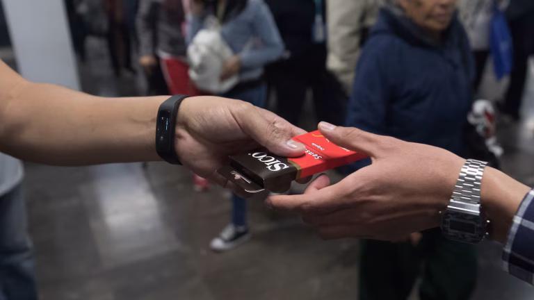 Cofepris advierte sobre condones Sico Invisible falsificados: Aprende a identificarlos