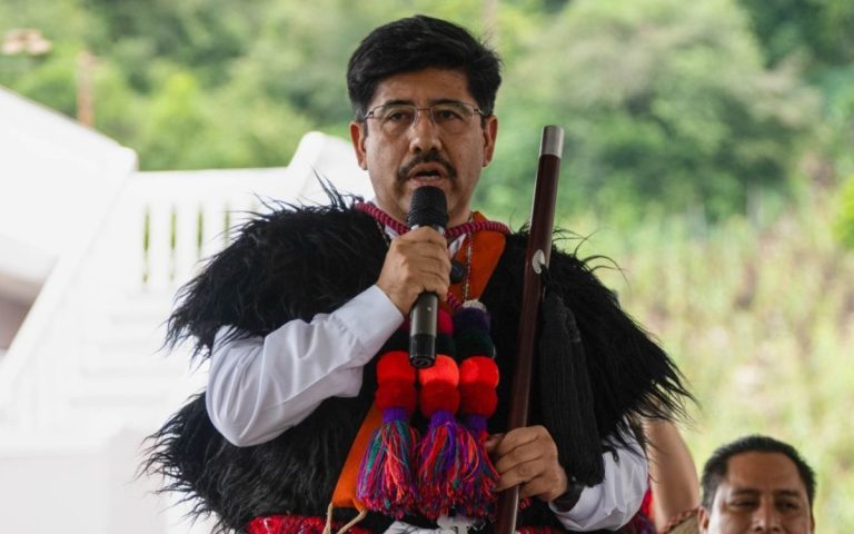 Consagración de bastones de mando para ministros de la SCJN desata polémica en Cuicuilco