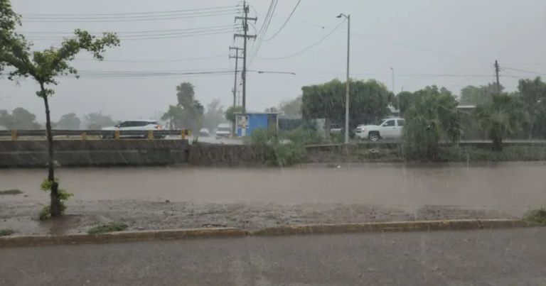 Alerta en Sinaloa: Suspenden clases y reportan 50 casas inundadas por ‘Lorena’