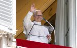 El Papa León XIV celebra 70 años y reflexiona sobre la cruz en el Vaticano