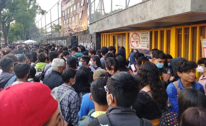 Encapuchados toman Prepa 5 en CDMX exigiendo más seguridad Encapuchados toman Prepa 5 en CDMX exigiendo más seguridad