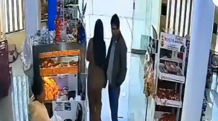 Funcionario peruano lanza insultos racistas a joven en minimarket Funcionario peruano lanza insultos racistas a joven en minimarket