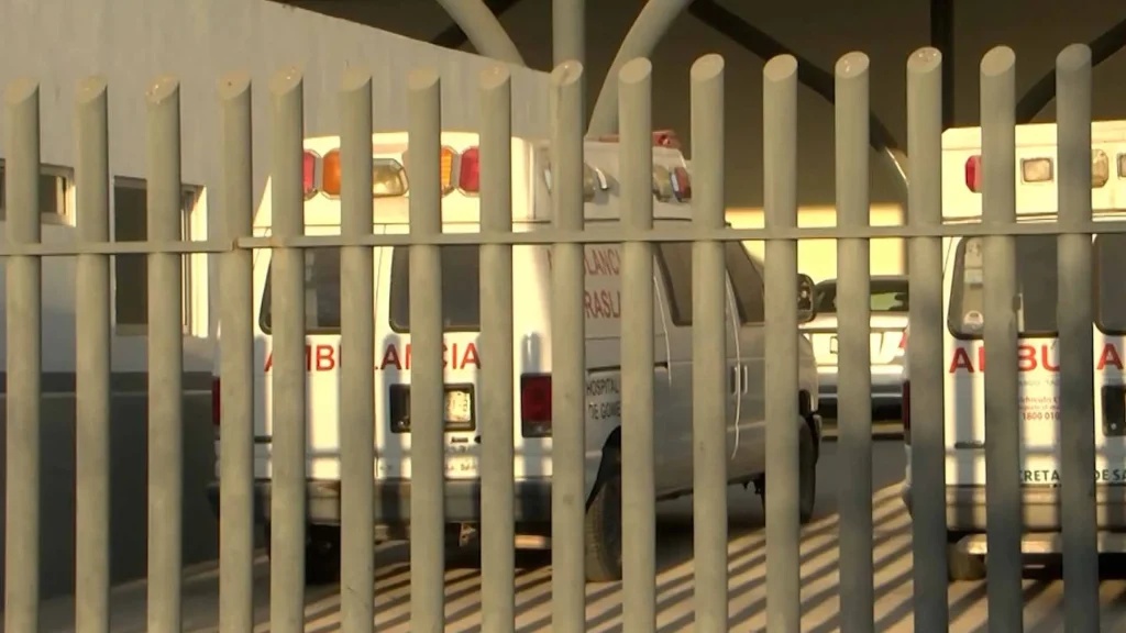 Hijos atacan brutalmente a su padre con palos y cuchillos en Torreón