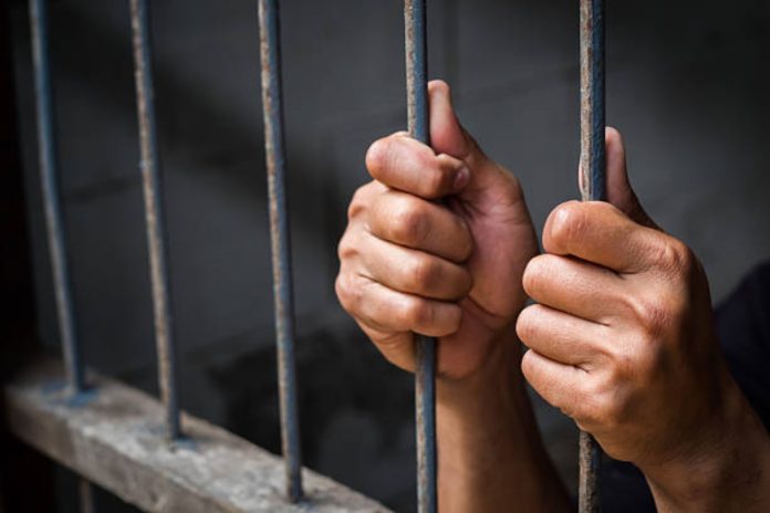 India- Hombre viaja para reconciliarse y ataca a su exesposa India: Hombre viaja para reconciliarse y ataca a su exesposa