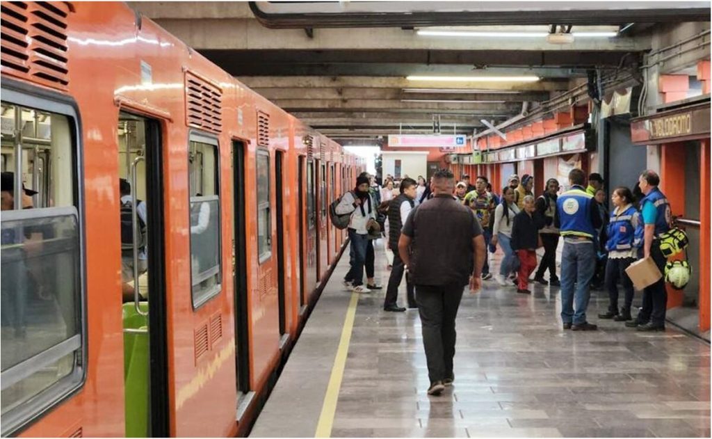 Lady Metro en CdMx: Exhiben a mujer agrediendo a policía en video