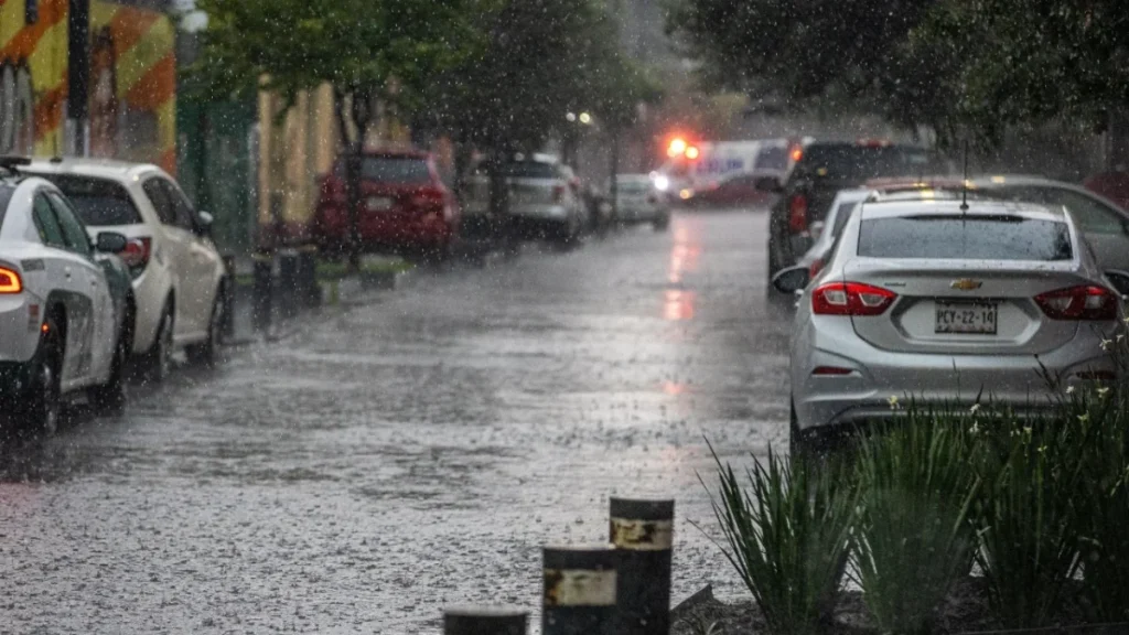 Lluvias intensas hoy en CDMX y Edomex: Activan alertas roja y naranja