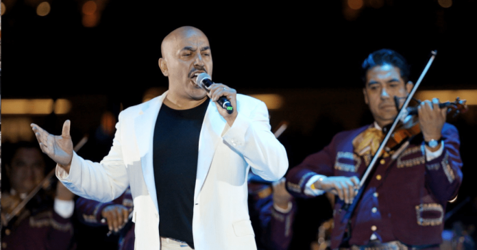 Lupillo Rivera: El impacto de su severa pérdida auditiva en el escenario