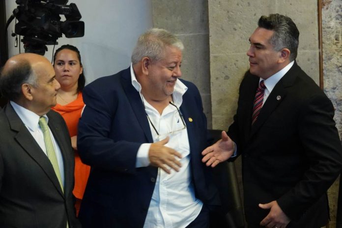 Reforma a Ley de Amparo- Conversatorio en el Senado Reforma a Ley de Amparo: Conversatorio en el Senado