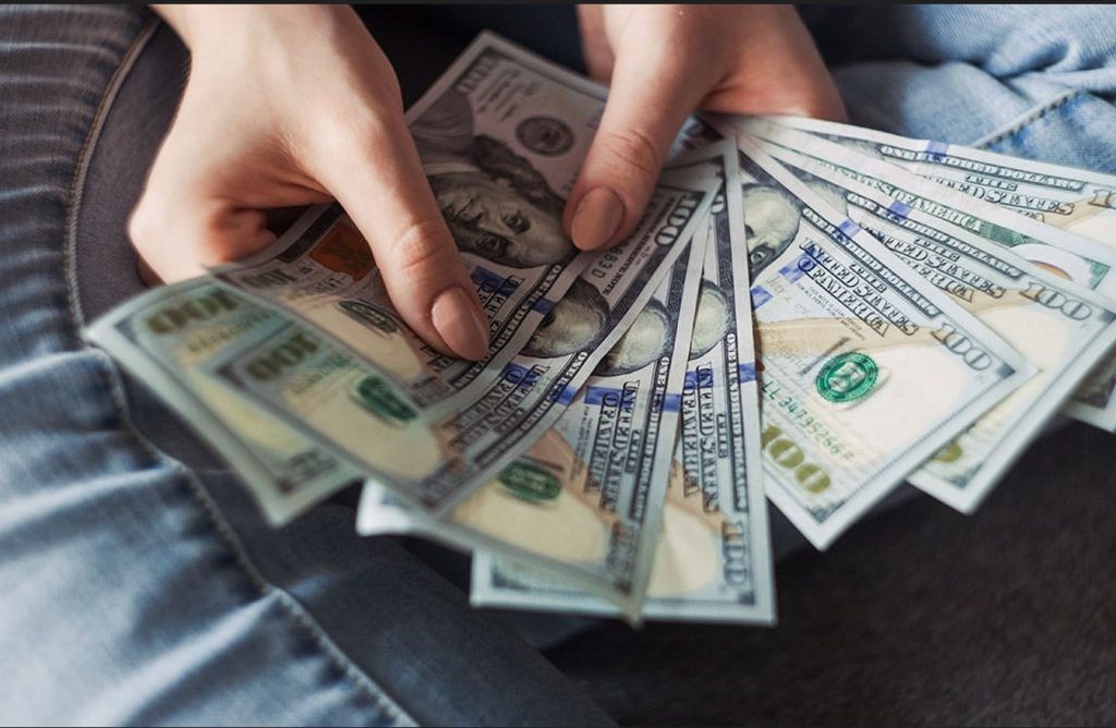 Remesas familiares a México registran doble caída en julio y el acumulado anual