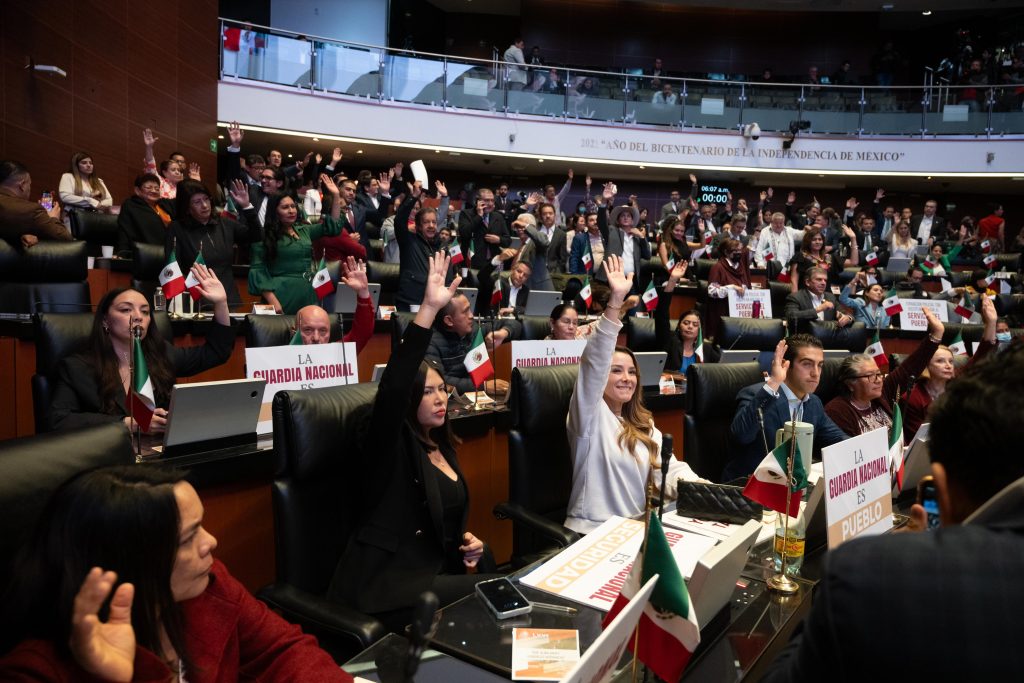 Senado enmienda error constitucional y recupera facultad sobre Guardia Nacional
